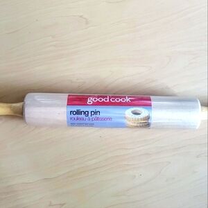 Good Cook #  23830  Classic water resistant hard Wood Rolling Pin New